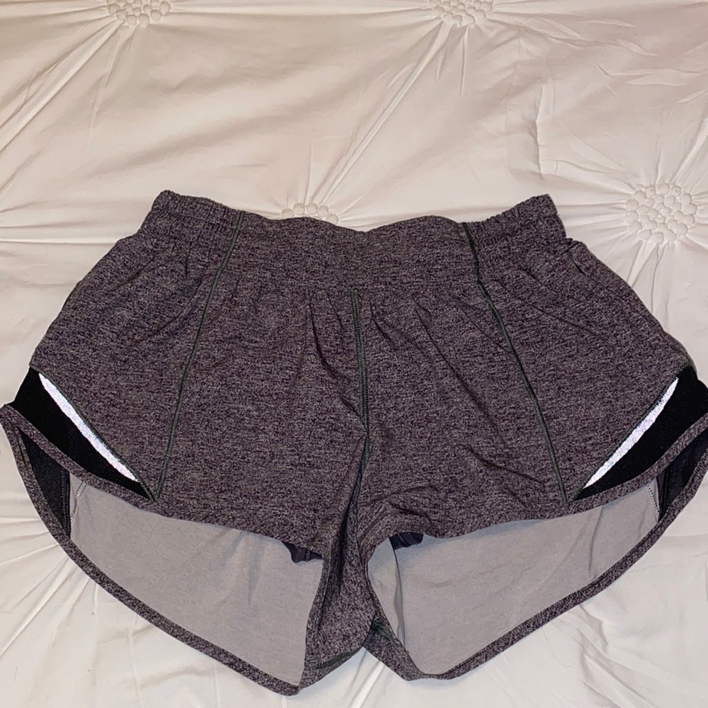Lululemon Hotty Hot Shorts 2.5